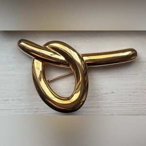 Knot Shaped Brooch